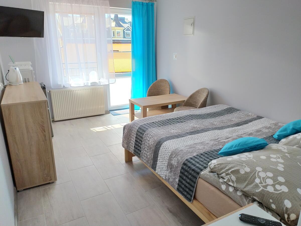 Moris 2 Pokoje Goscinne Łeba Eksteriør billede